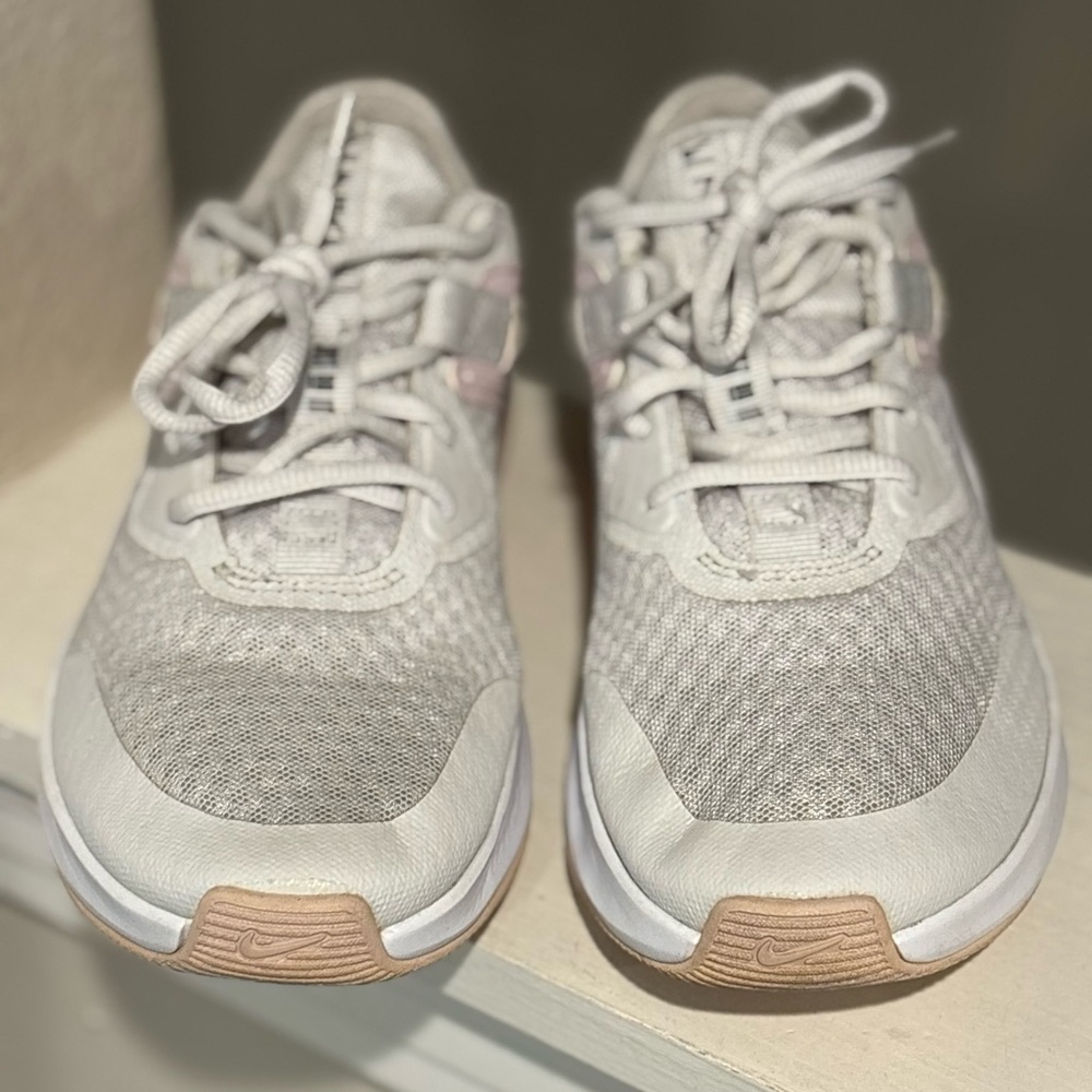 Nike Shoes Sneakers MC Trainer Women Size 7.5 White Pink Running CU3584-010 - Picture 4 of 9